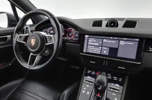 Harmaa Maastoauto, Porsche Cayenne – MZF-985