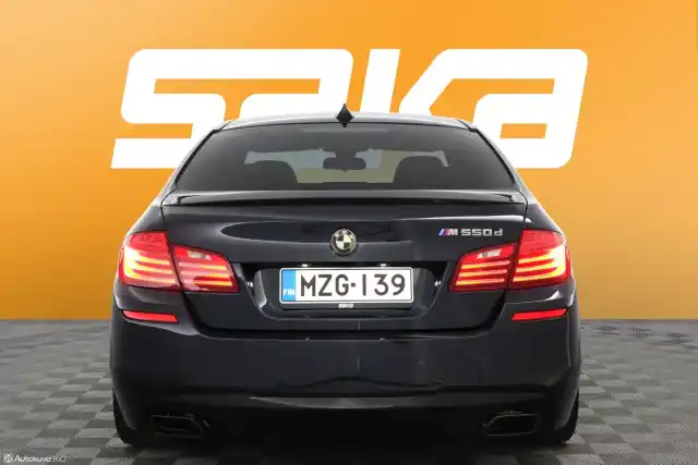 Sininen Sedan, BMW M550D – MZG-139