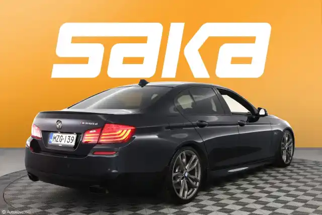 Sininen Sedan, BMW M550D – MZG-139