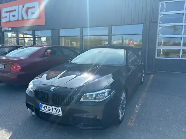 Sininen Sedan, BMW M550D – MZG-139