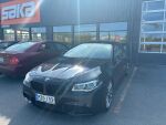 Sininen Sedan, BMW M550D – MZG-139, kuva 1