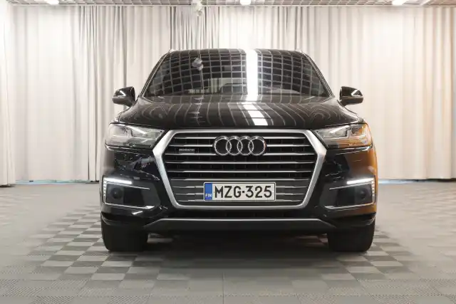 Musta Farmari, Audi Q7 – MZG-325