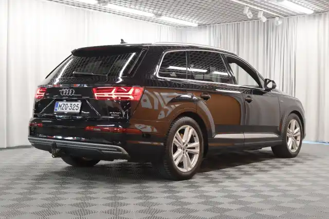 Musta Farmari, Audi Q7 – MZG-325