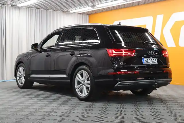 Musta Farmari, Audi Q7 – MZG-325