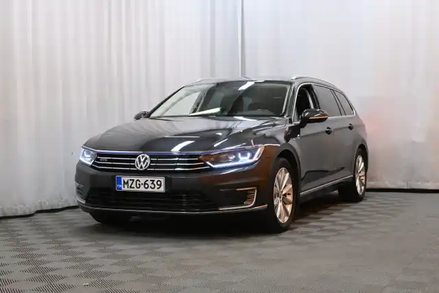 Harmaa Farmari, Volkswagen Passat – MZG-639