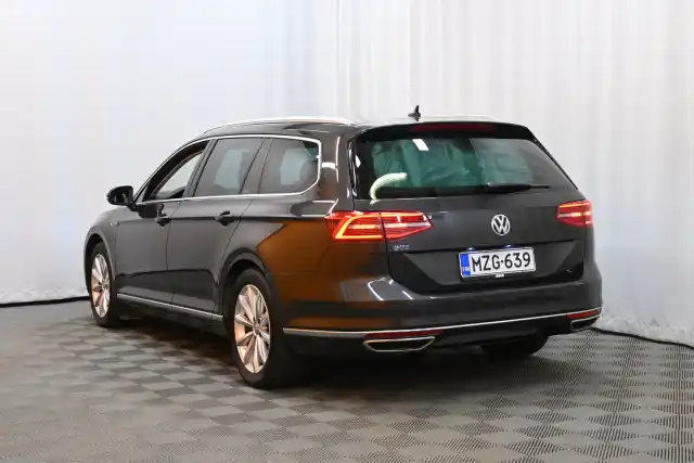 Harmaa Farmari, Volkswagen Passat – MZG-639