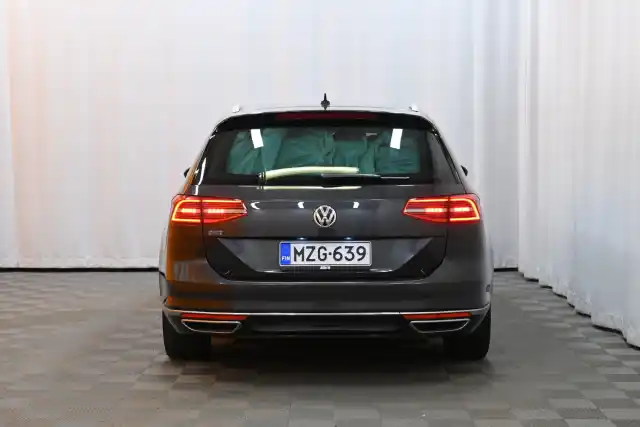 Harmaa Farmari, Volkswagen Passat – MZG-639