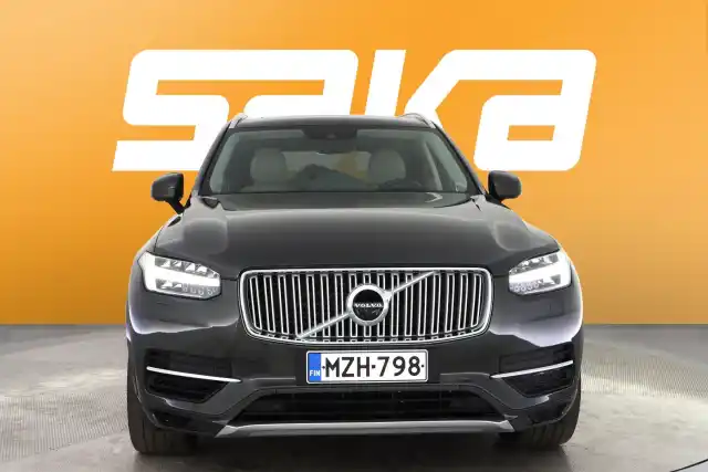 Harmaa Maastoauto, Volvo XC90 – MZH-798