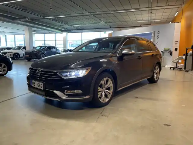 Musta Farmari, Volkswagen Passat – MZI-589
