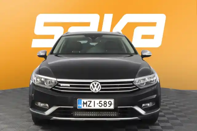 Musta Farmari, Volkswagen Passat – MZI-589