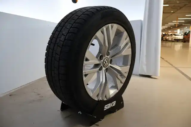 Musta Farmari, Volkswagen Passat – MZI-589