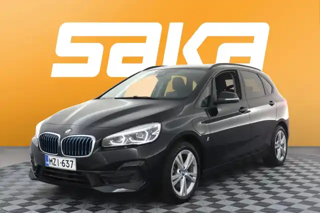 Harmaa Tila-auto, BMW 225 – MZI-637