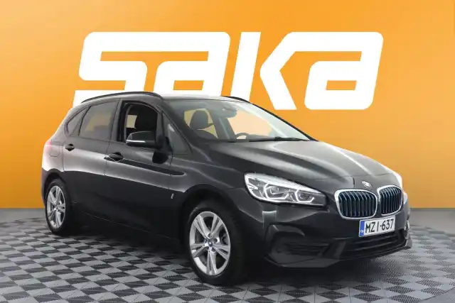 Harmaa Tila-auto, BMW 225 – MZI-637