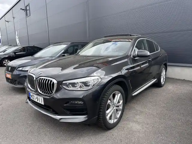Harmaa Maastoauto, BMW X4 – MZI-911