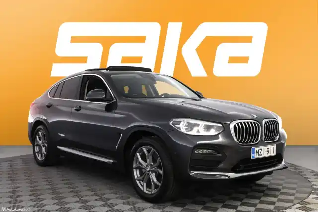 Harmaa Maastoauto, BMW X4 – MZI-911