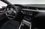 Harmaa Maastoauto, Audi e-tron – MZJ-751, kuva 10