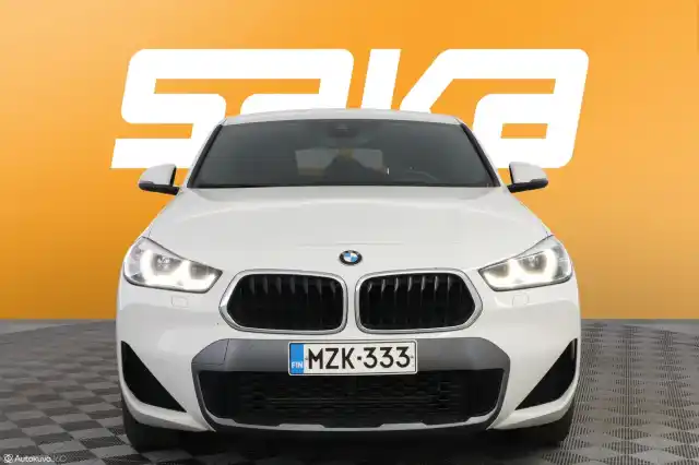 Valkoinen Maastoauto, BMW X2 – MZK-333
