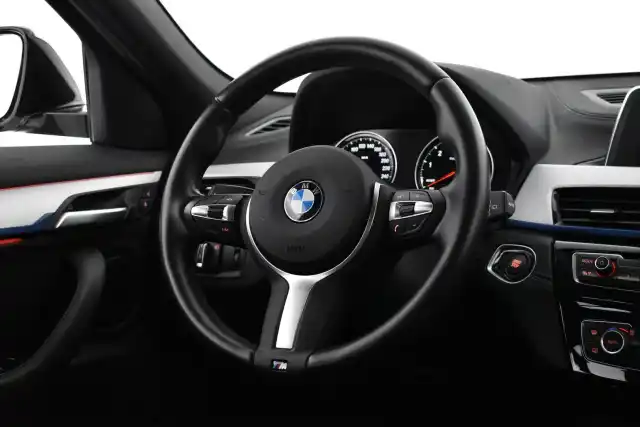 Valkoinen Maastoauto, BMW X2 – MZK-333