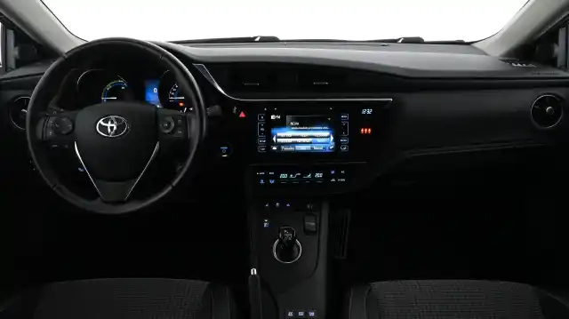 Sininen Viistoperä, Toyota Auris – MZK-464