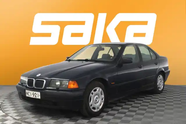 Sininen Sedan, BMW 316 – NCI-921