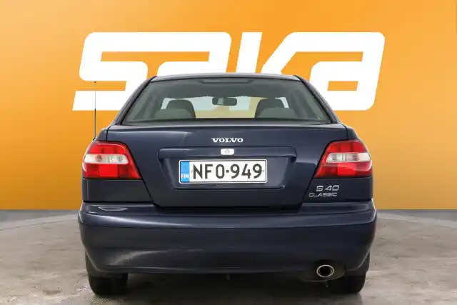 Sininen Sedan, Volvo S40 – NFO-949