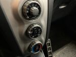 Sininen Viistoperä, Toyota Yaris – NGR-916, kuva 6