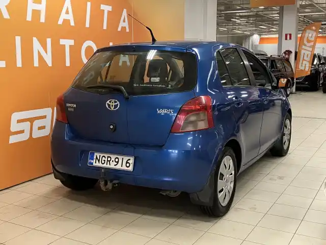 Sininen Viistoperä, Toyota Yaris – NGR-916
