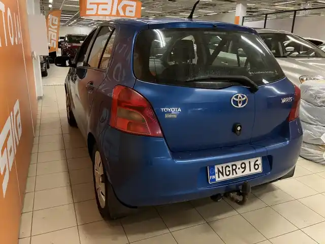 Sininen Viistoperä, Toyota Yaris – NGR-916
