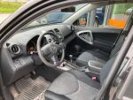 Musta Tila-auto, Toyota RAV4 – NGT-118, kuva 3