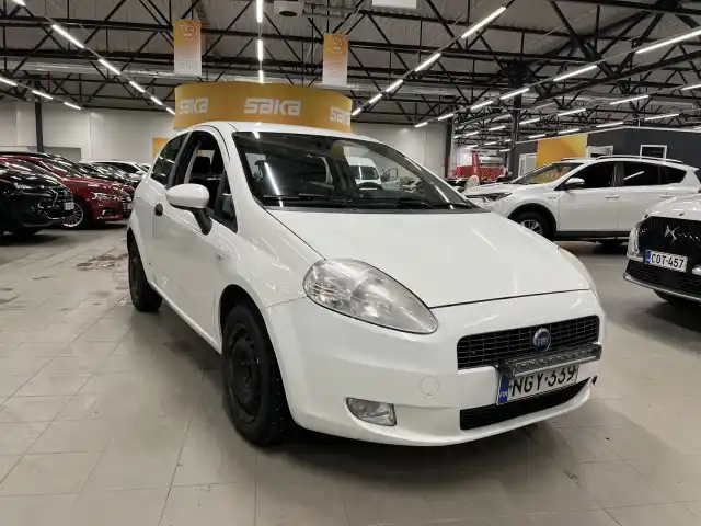 Valkoinen Tila-auto, Fiat Punto – NGY-339