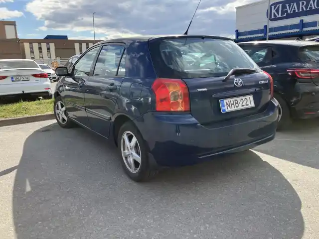 Sininen Viistoperä, Toyota Corolla – NHB-221