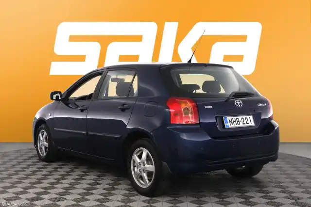 Sininen Viistoperä, Toyota Corolla – NHB-221