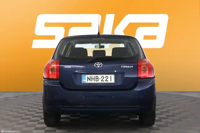 Sininen Viistoperä, Toyota Corolla – NHB-221
