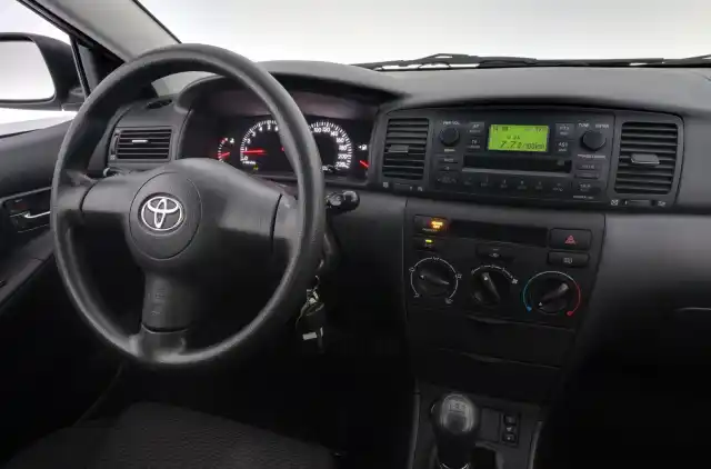 Sininen Viistoperä, Toyota Corolla – NHB-221