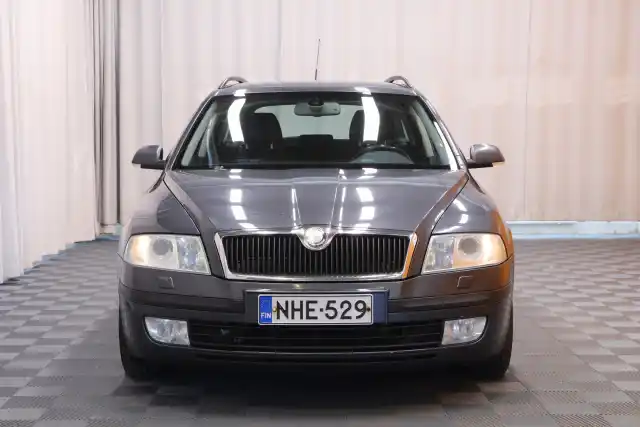 Harmaa Farmari, Skoda Octavia – NHE-529