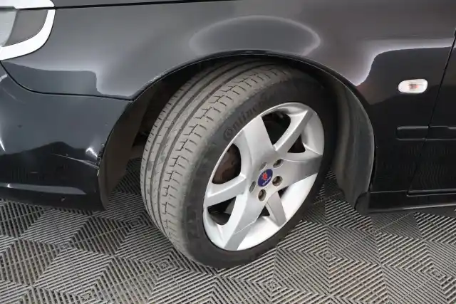 Musta Farmari, Saab 9-5 – NHK-745
