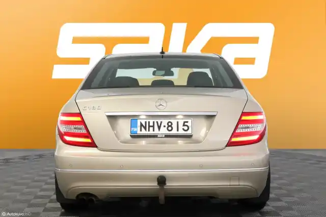 Beige Sedan, Mercedes-Benz C – NHV-815