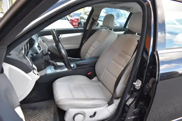 Musta Sedan, Mercedes-Benz C – NHV-828