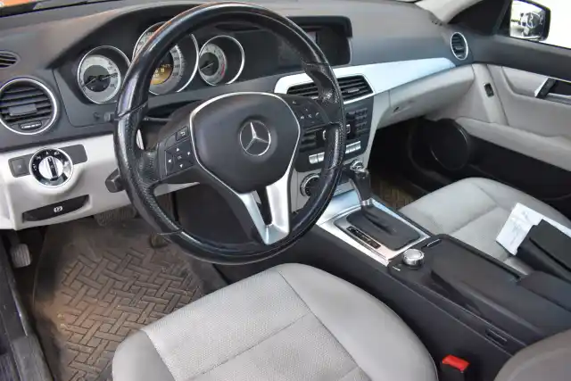 Musta Sedan, Mercedes-Benz C – NHV-828