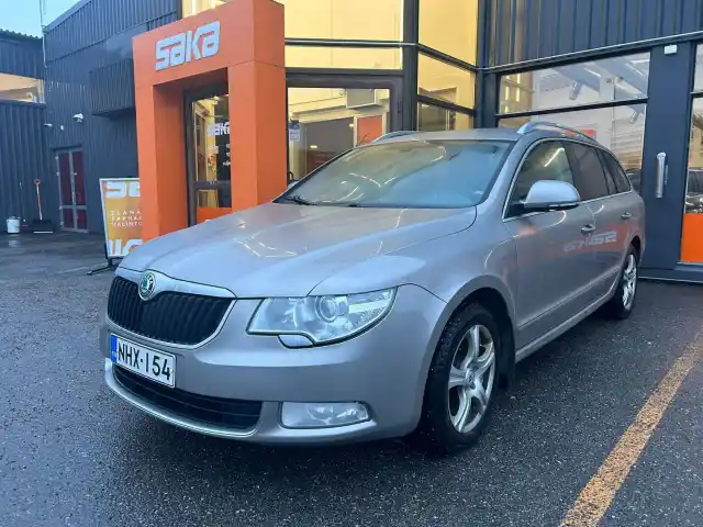 Ruskea (beige) Farmari, Skoda Superb – NHX-154