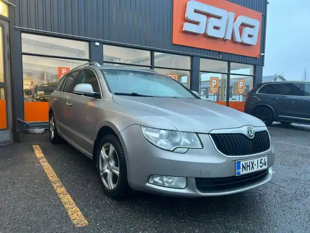 Ruskea (beige) Farmari, Skoda Superb – NHX-154