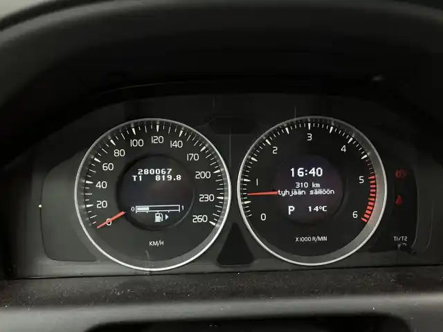 Musta Farmari, Volvo XC60 – NHX-216