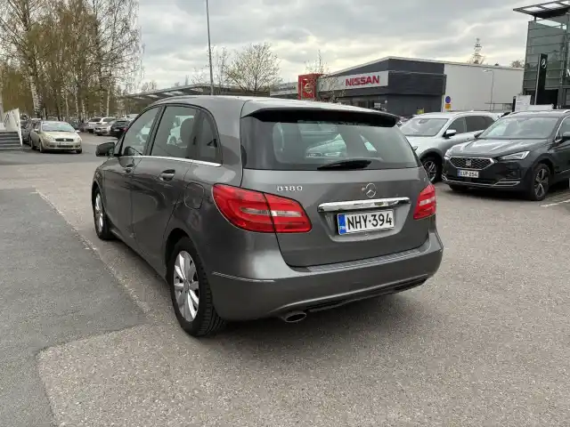 Harmaa Tila-auto, Mercedes-Benz B – NHY-394