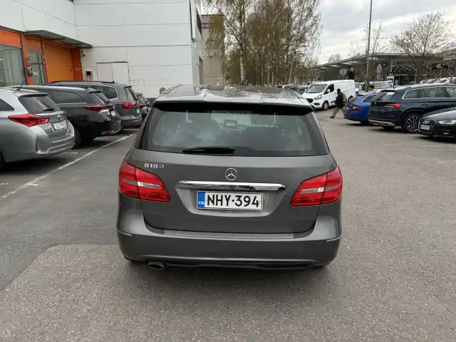 Harmaa Tila-auto, Mercedes-Benz B – NHY-394