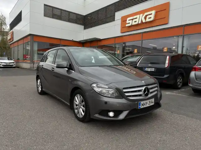 Harmaa Tila-auto, Mercedes-Benz B – NHY-394