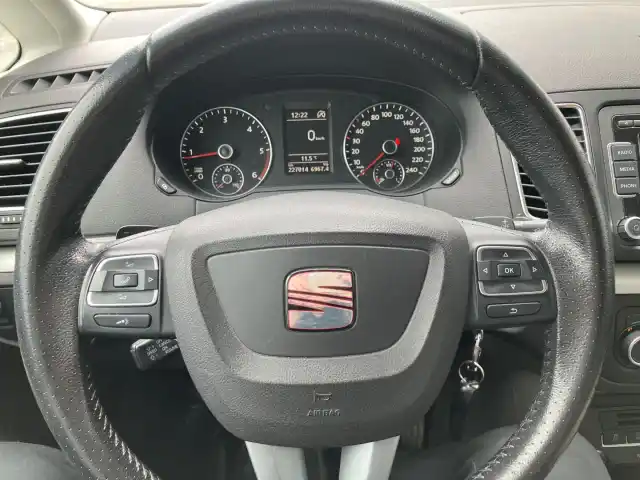 Musta Tila-auto, Seat Alhambra – NHY-410