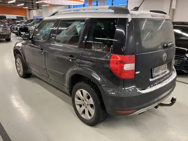 Musta Maastoauto, Skoda Yeti – NHY-448