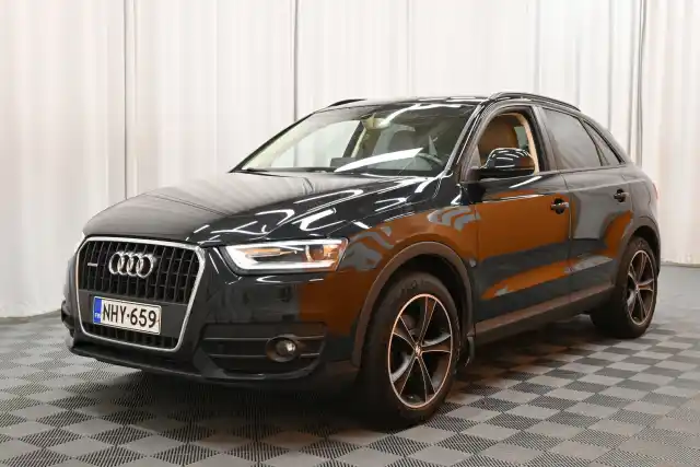 Musta Maastoauto, Audi Q3 – NHY-659