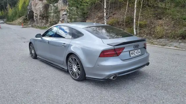 Harmaa Viistoperä, Audi A7 – NHZ-434