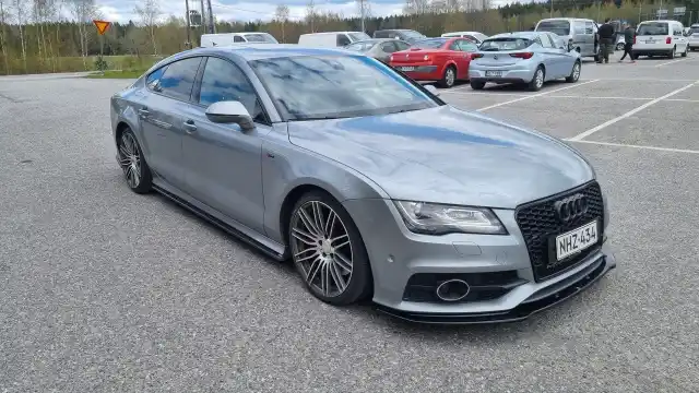 Harmaa Viistoperä, Audi A7 – NHZ-434